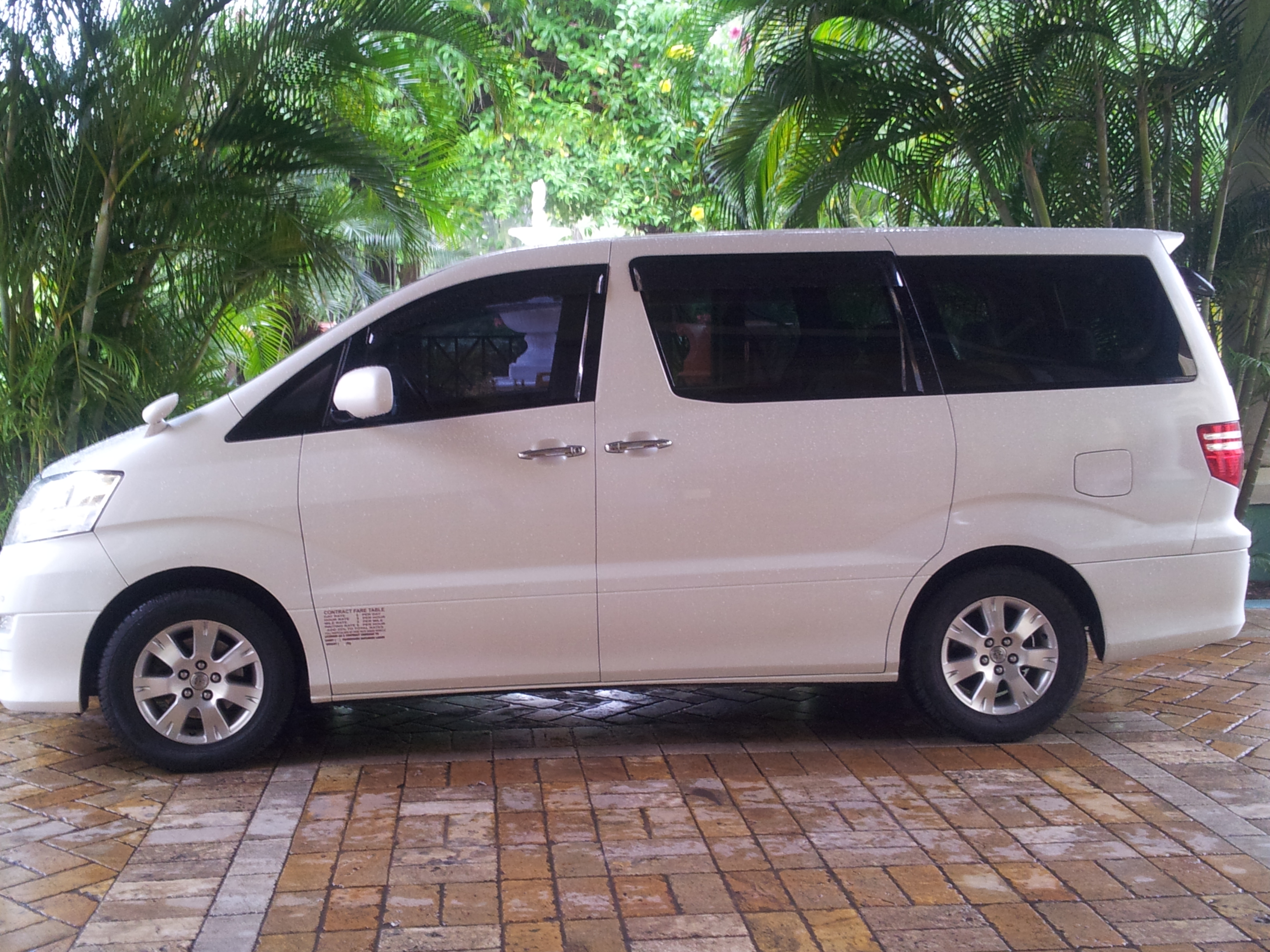 7 seat passenger minivan for airport transfer